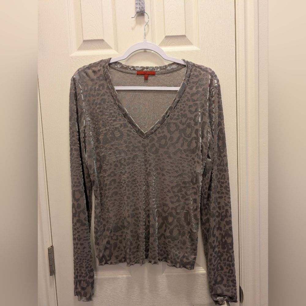 Size L Red by BKE Animal Print Flocked Velvet Top